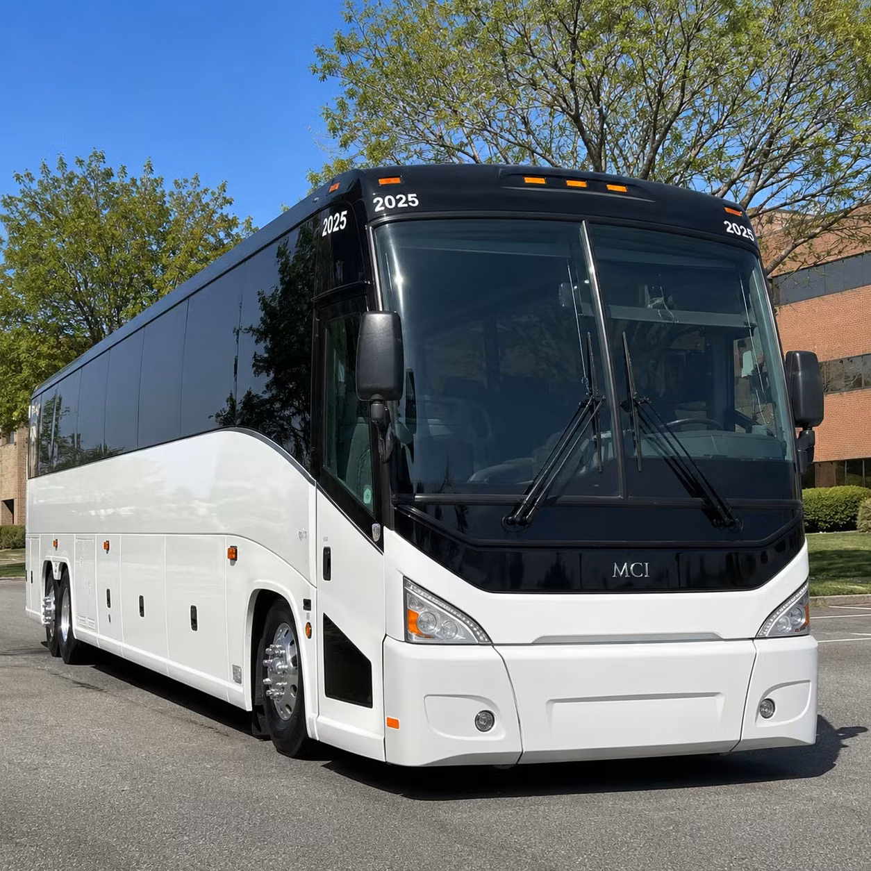 charter buses for large concert groups traveling from south gate to the hollywood bowl