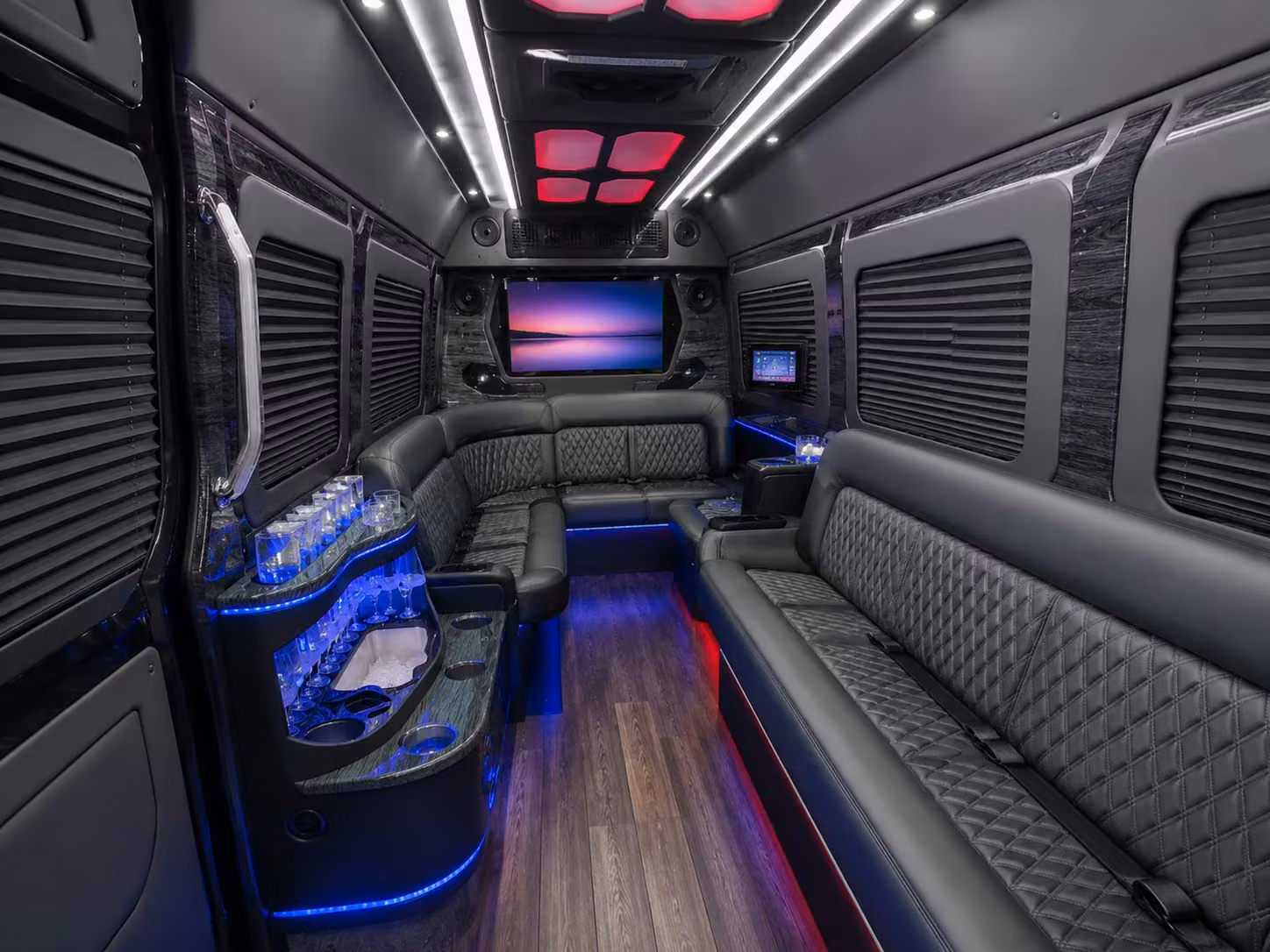 ready to book airport transfers for government delegations flying through lax or long beach airport